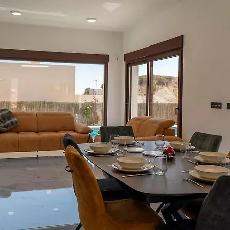Maison Neuve Avec Piscine Villa *